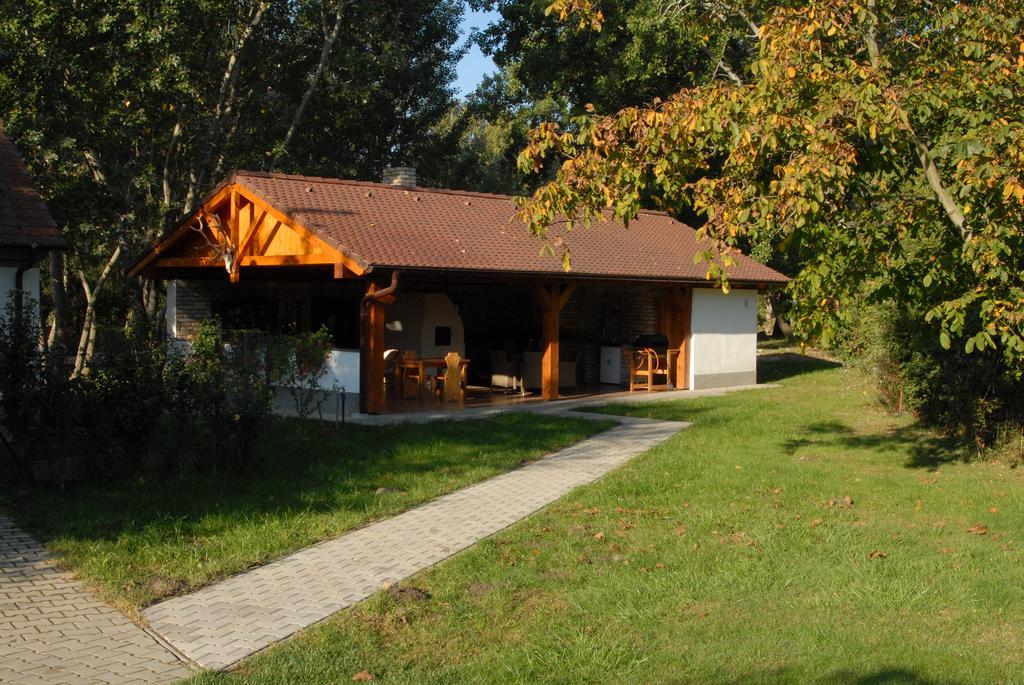 Penzion Platan Dunajská Streda Εξωτερικό φωτογραφία